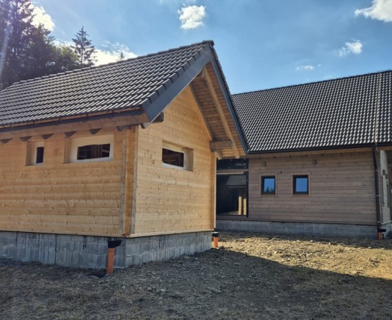 Roubenka KAROLINKA a srubová sauna